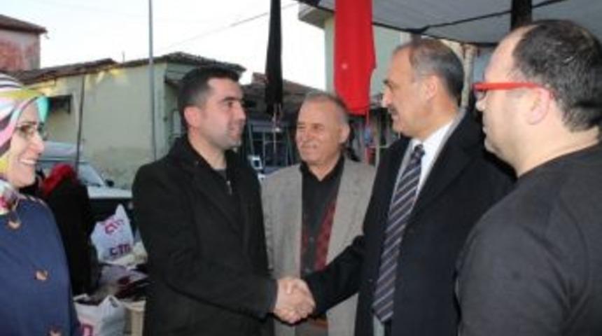Kula'da Başkan Aşkın, Tuhafiye Pazarını Gezdi