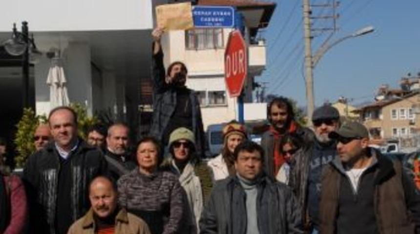 Fethiye&rsquo;de &ldquo;kenan Evren Caddesi&rdquo; İsmi Kaldırıldı