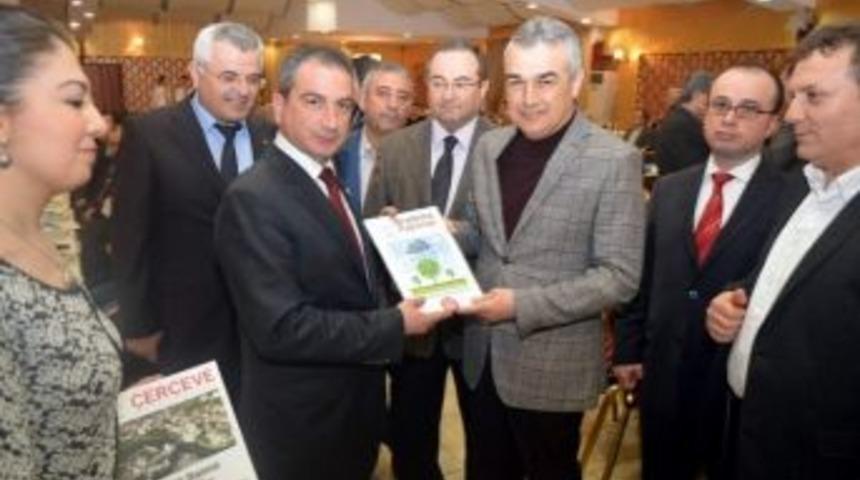 Demokrasi Ve Kalkınma Yanlıları Savaş'ın Etrafında Toplandı