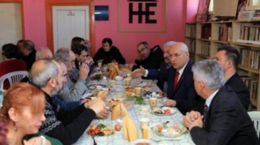 Yenimahalle Belediye Başkanı Yaşar, Batıkent Halk Evi&rsquo;nde