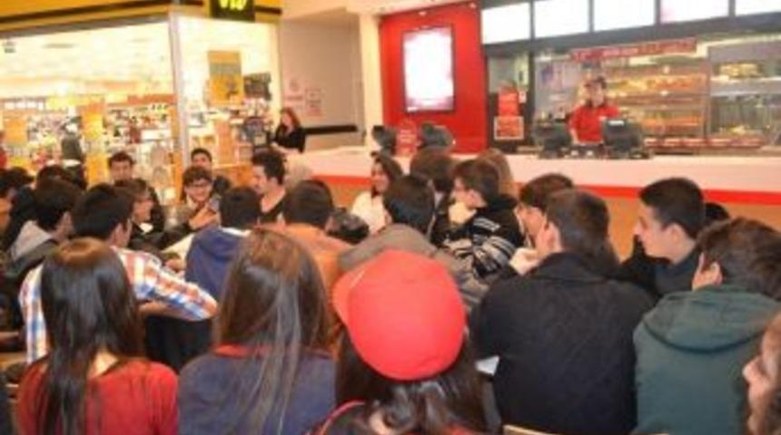 Vine Fenomeni Halil S&ouml;yletmez Sevenleriyle Buluştu