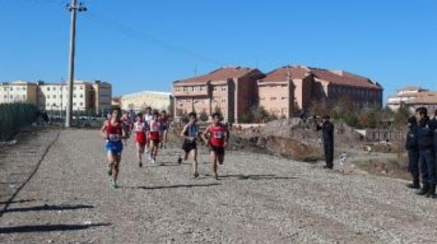 Diyarbakır&rsquo;da Okullar Kros Şampiyonası Heyecana Sahne Oldu