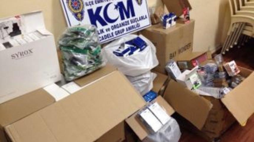 Alanya'da Ka&ccedil;ak Aksesuar Operasyonu