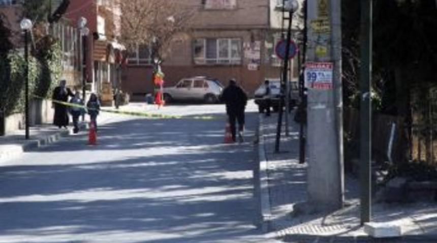 Gaziantep Vali Konağı &Ouml;n&uuml;ndeki Ş&uuml;pheli Paket Polisi Alarma Ge&ccedil;irdi