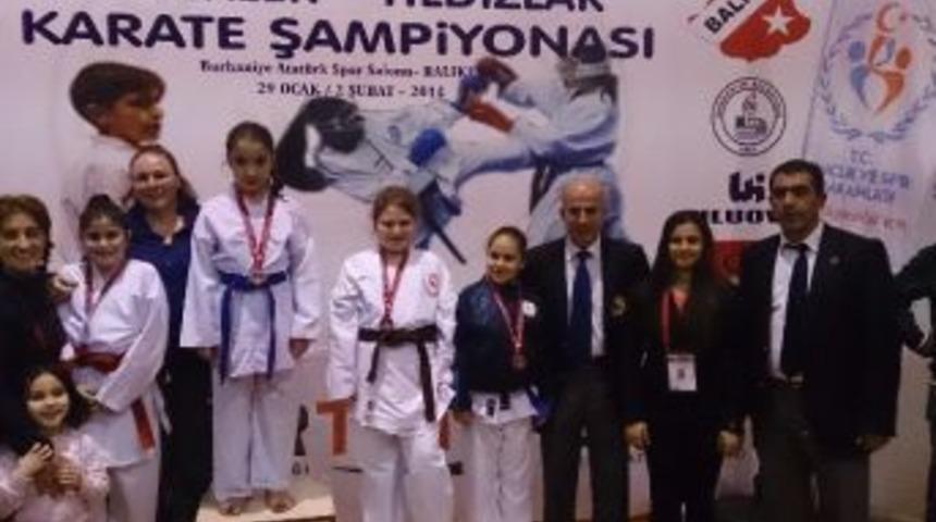 Adıyamanlı Karateciler Madalyaya Doymuyor