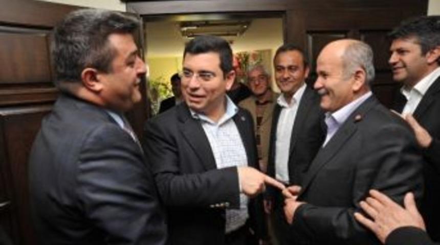 Başkan T&uuml;t&uuml;nc&uuml;&rsquo;den Şof&ouml;rler Ve Otomobilciler Odası&rsquo;na Ziyaret