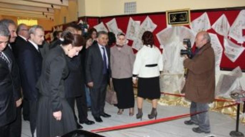 El Emeği G&ouml;z Nuru Eserler G&ouml;r&uuml;c&uuml;ye &Ccedil;ıkıyor