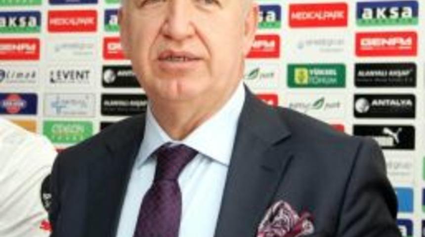 Medical Park Antalyaspor İki Gen&ccedil; Futbolcuya İmza Attırdı