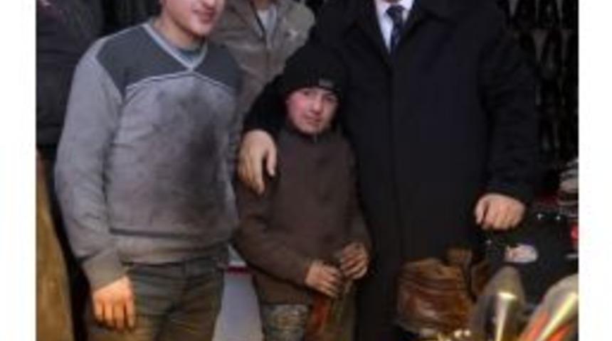 Başkan Fadıloğlu, Karşıyaka&rsquo;da Esnafla Buluştu