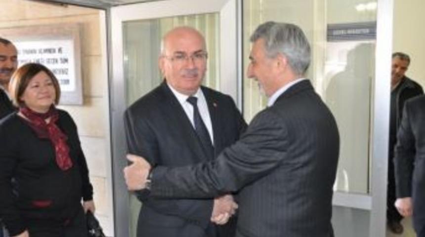 &Uuml;rg&uuml;p Belediye Başkanı Fahri Yıldız &Uuml;rg&uuml;p Esnaf Ve Sanatkarlar Odasını Ziyaret Etti