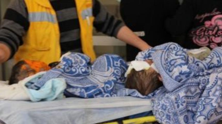 Yaralı 3 Suriyeli Tedavi İ&ccedil;in Şanlıurfa'ya Getirildi