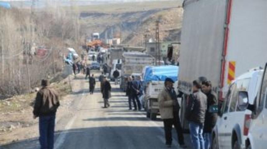 Yol &Ccedil;alışması Trafiği Aksattı