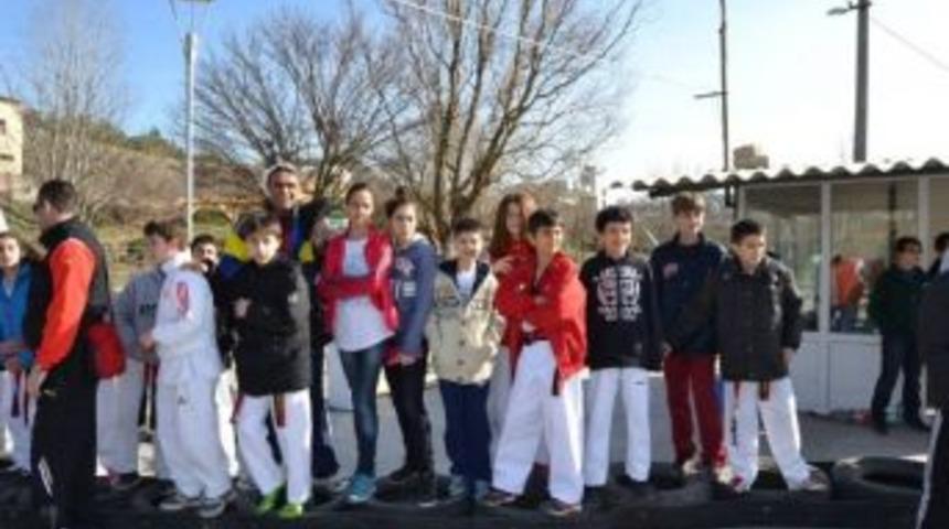 Burhaniyeli Tekvandocular Dursunbey Kampına Katıldı