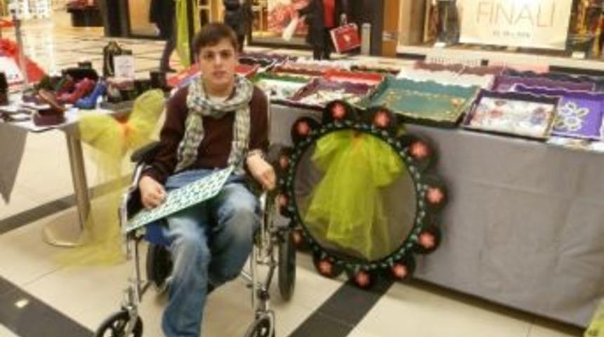 150 Spastik Engelli &Ouml;ğrencinin El Emekleri Satışa &Ccedil;ıktı