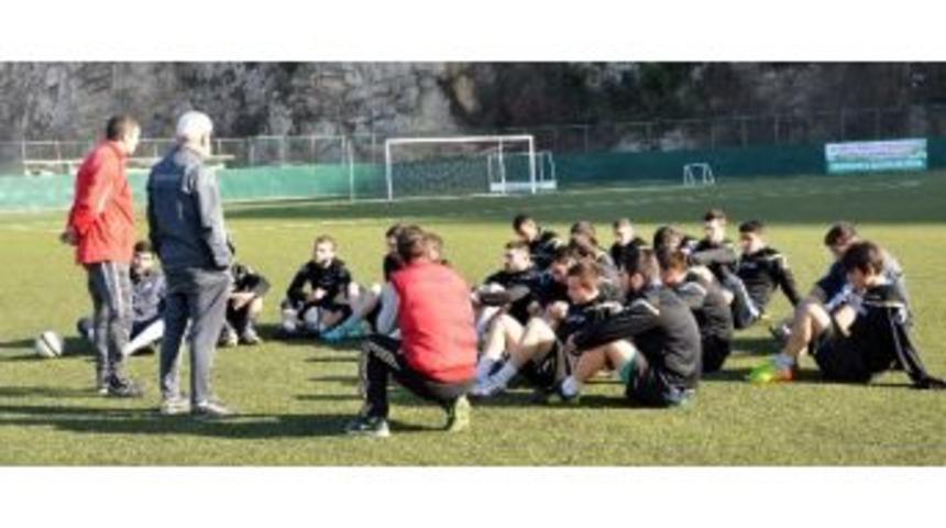 Kozlu Belediyespor, &Ccedil;ayırovaspor Ma&ccedil;ı Hazırlıklarına Başladı
