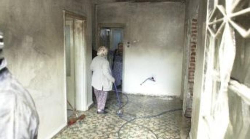 &Ccedil;anakkale&rsquo;de Ev Yangını