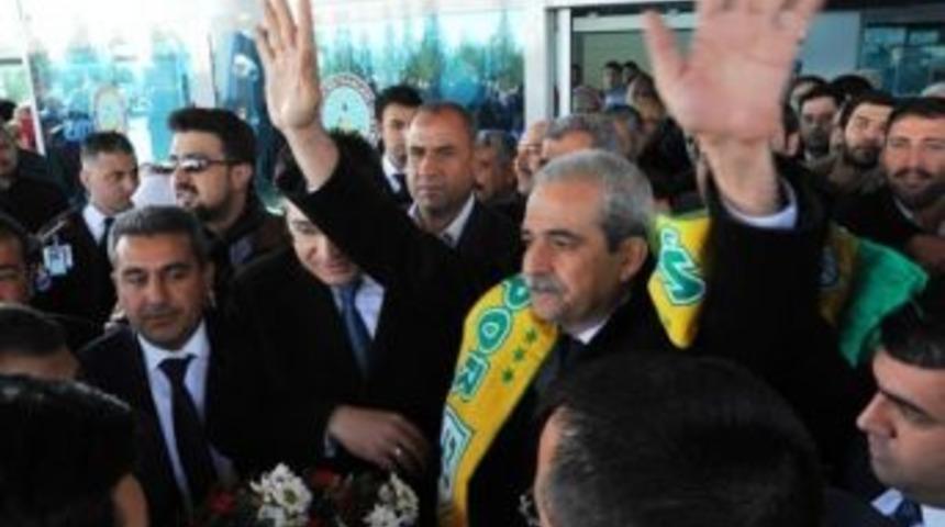 Haliliye İl&ccedil;e Teşkilatı Adayını Coşkuyla Karşıladı