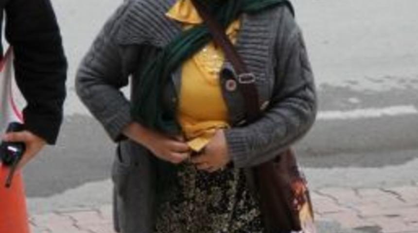 Adliyede G&ouml;zaltına Alınan Kadın Ağladı