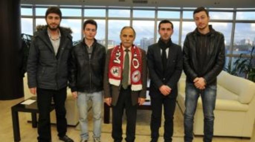 Om&uuml; Samsunspor &Ouml;ğrenci Topluluğu&rsquo;ndan Rekt&ouml;r Akan&rsquo;a Ziyaret