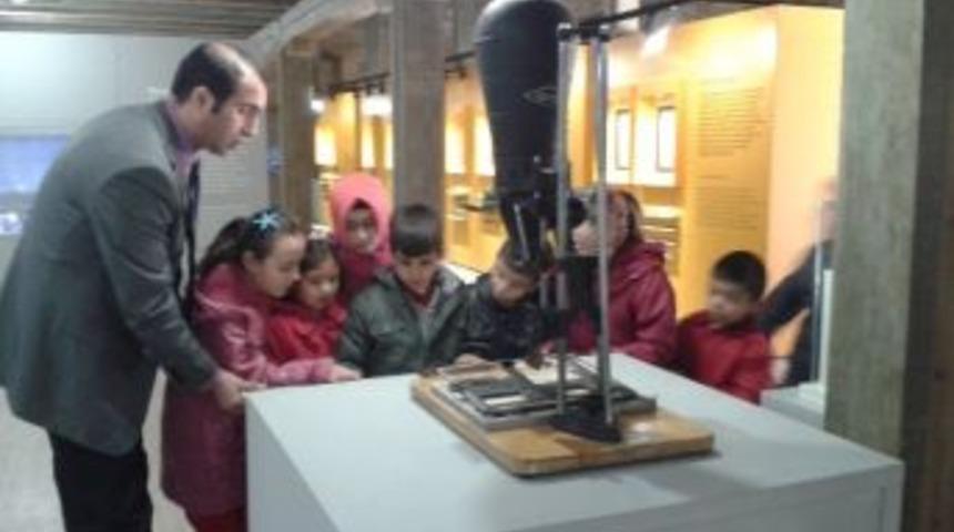 Uşak Kent Tarihi M&uuml;zesi Ziyaret&ccedil;ilerini Ağırlamaya Devam Ediyor