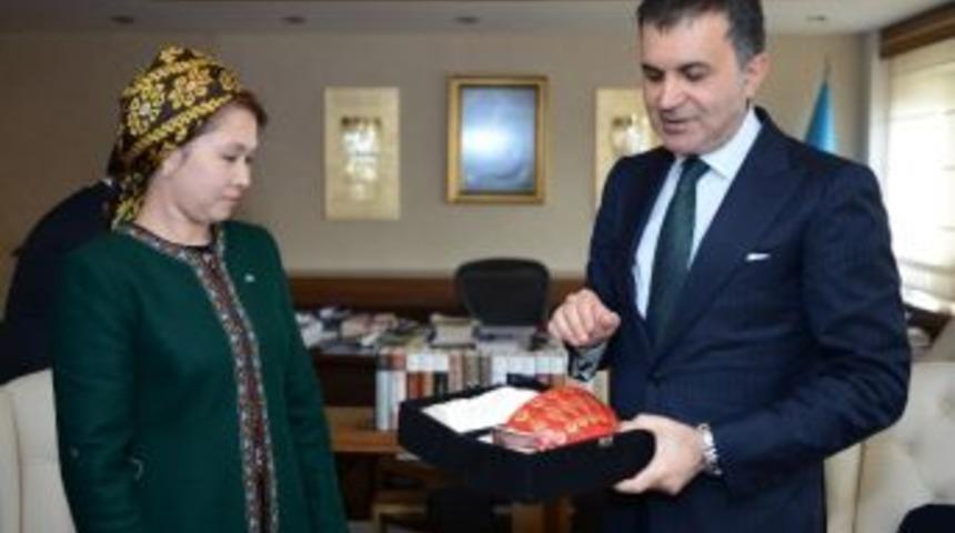 Bakan &Ccedil;elik, T&uuml;rkmen Mevkidaşı İle G&ouml;r&uuml;şt&uuml;