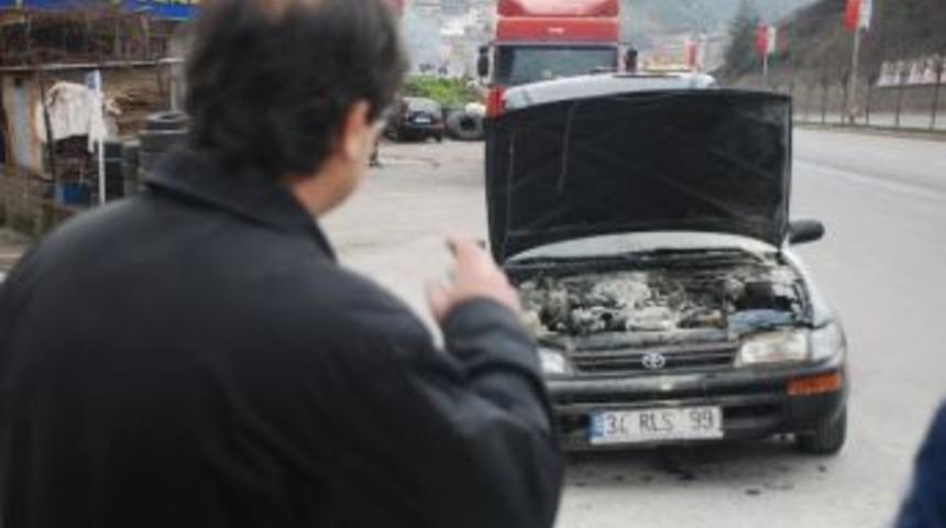 Seyir Halindeki Lpg&rsquo;li Ara&ccedil; Alev Alev Yandı