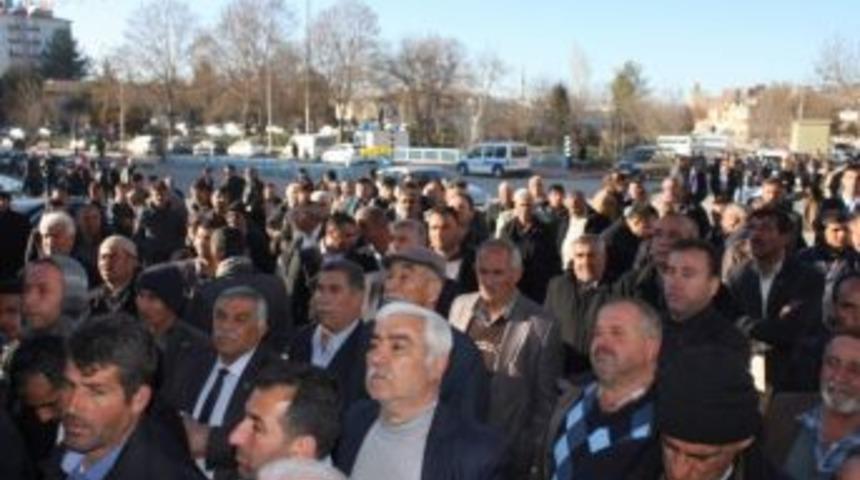 &Ccedil;elik, Gaziantep'in Oğuzeli İl&ccedil;esinde Partisinin Se&ccedil;im B&uuml;rosunu Ziyaret Etti