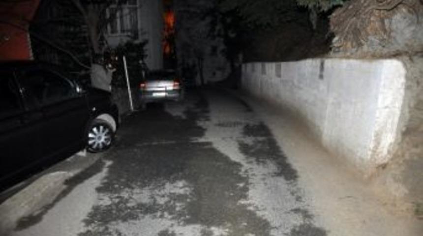 Beşiktaş&rsquo;taki Gasp Dehşeti Mahalleliyi Hayrete D&uuml;ş&uuml;rd&uuml;