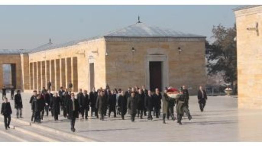 Romanya Devlet Başkanı Basescu Anıtkabir&rsquo;i Ziyaret Etti