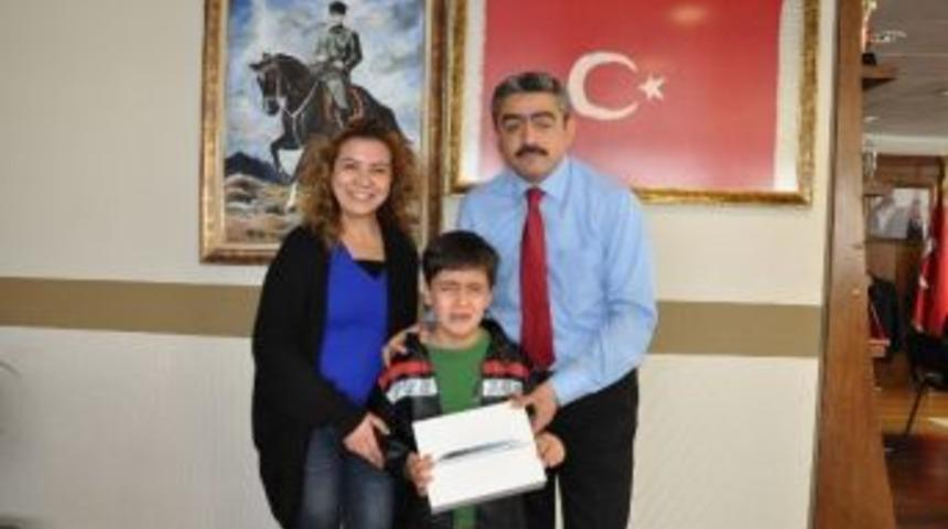 Başkan Alıcık, Annenin Yardım &Ccedil;ağrısına Sessiz Kalmadı