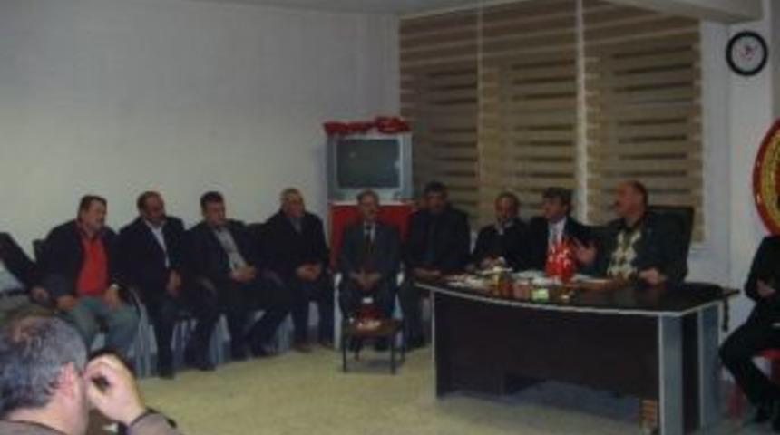 Mhp B&uuml;nyan Belde Teşkilat Temsilcileri Bayraklarını Aldı