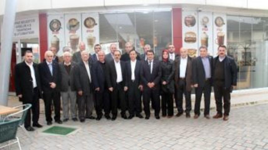 Başkan Yazıcı Eski Ve Yeni Meclis &Uuml;yeleri İle Buluştu