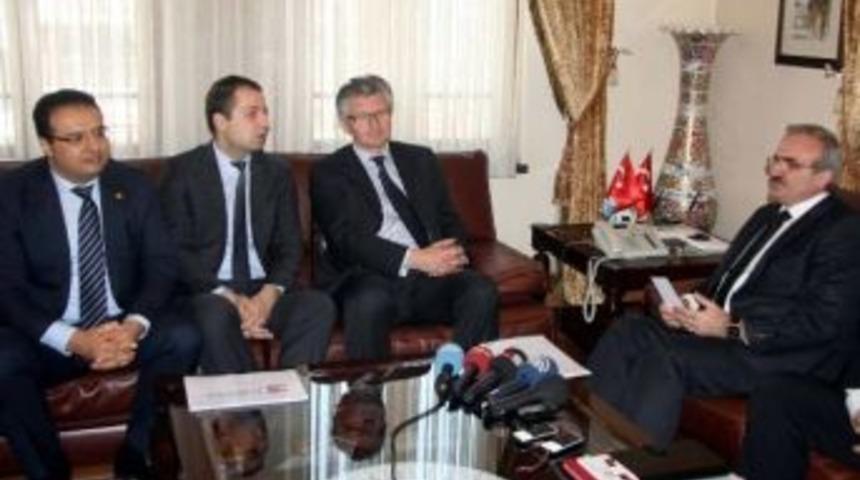 Almanlar Ve T&uuml;rkler Birbirlerini Daha İyi Tanıyacak