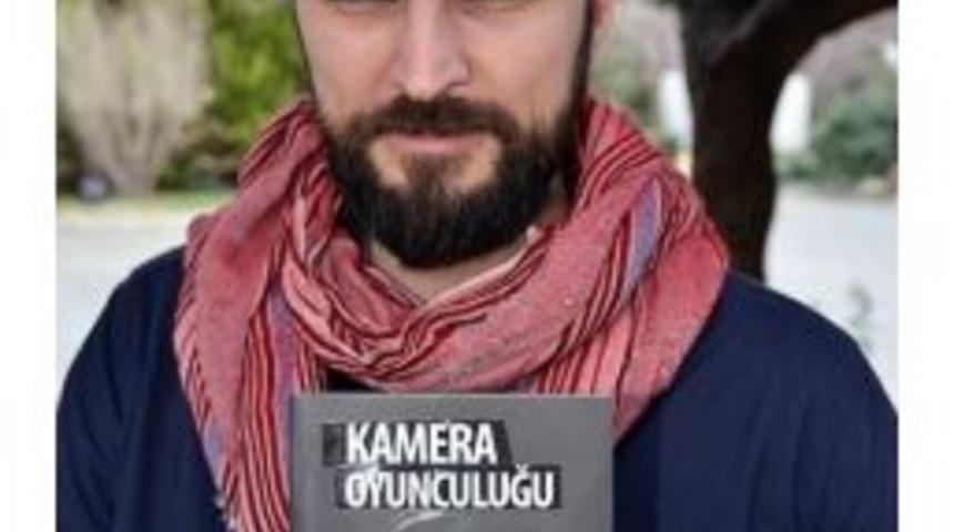 Kurtlar Vadisi Pusu'nun 'k&uuml;pelisi'nin Kitabı &Ccedil;ıktı