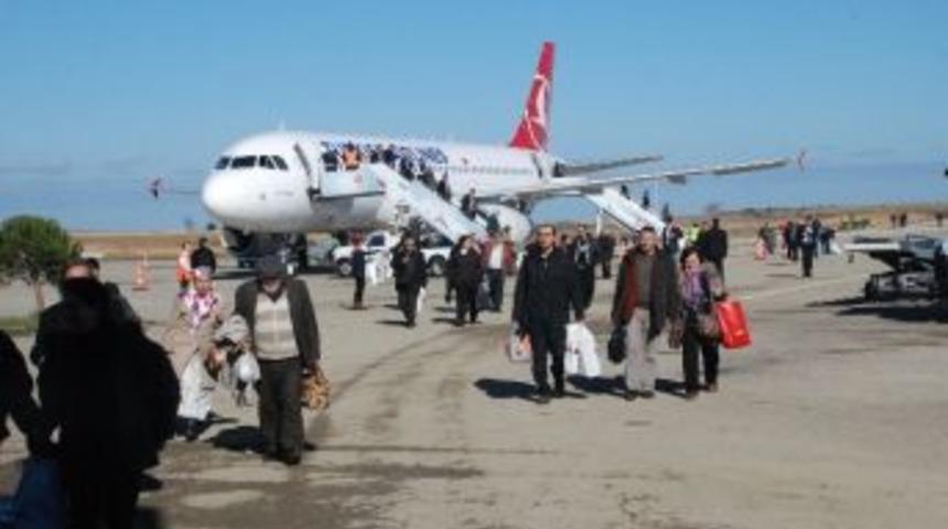 Bir Yıl Aradan Sonra Sinop-istanbul U&ccedil;ak Seferleri Yeniden Başladı