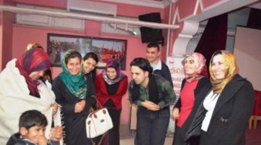 Polis, &Ccedil;ocukları Su&ccedil;tan Koruma Y&ouml;ntemlerini Anlattı