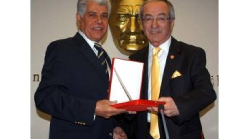 Osmanlı Torununa Dostluk Plaketi