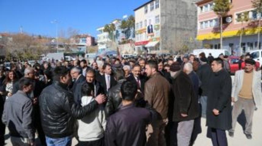 Başkan &Ouml;zhaseki &Ouml;zvatan'da Coşkuyla Karşılandı