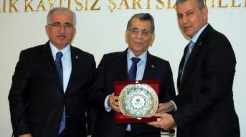 Iraklı T&uuml;rkmenlerden Vali Tuna&rsquo;ya Ziyaret