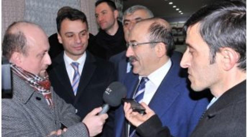 Başkan G&uuml;mr&uuml;k&ccedil;&uuml;oğlu&rsquo;ndan Eski Bakan Bayraktar'a Destek