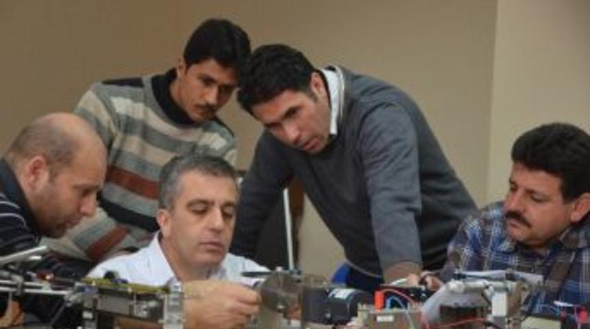 Filistinli Teknik &Ouml;ğretmenlere End&uuml;striyel Otomasyon Eğitimi