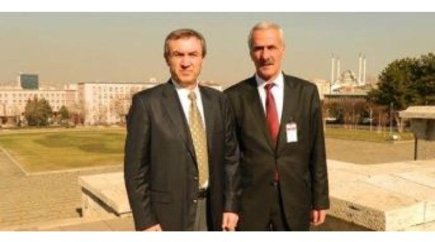 Adaylığını Merhum T&uuml;rkeş'in Mezarı Başında A&ccedil;ıkladı