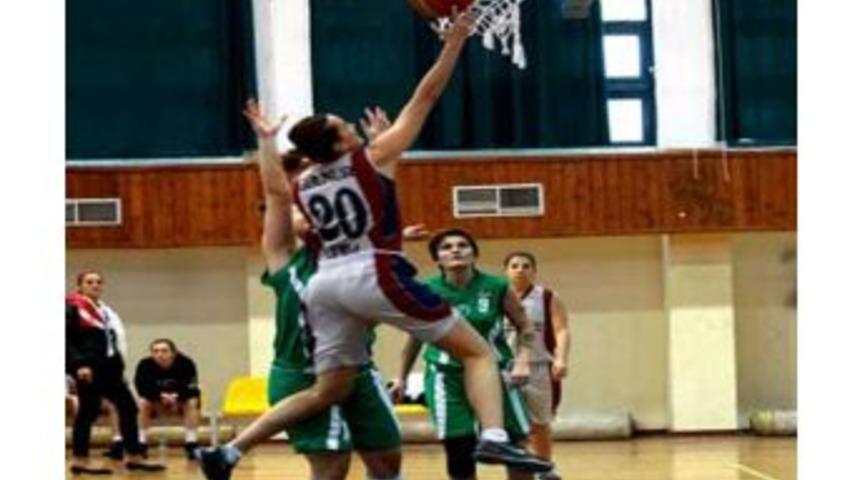 Urlalı Bayanlar Basketbolda Mutlu