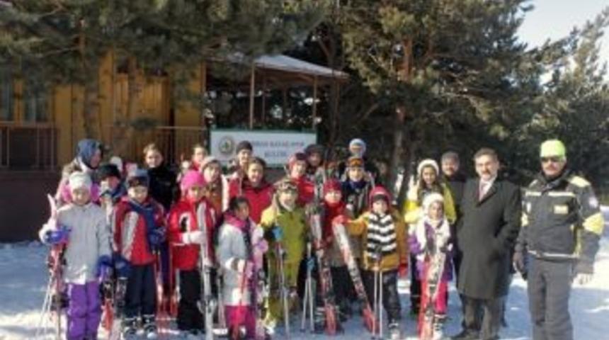 Erzurum Orman Spor Kul&uuml;b&uuml;, Kayak Kursu İle İlk Startını Verdi