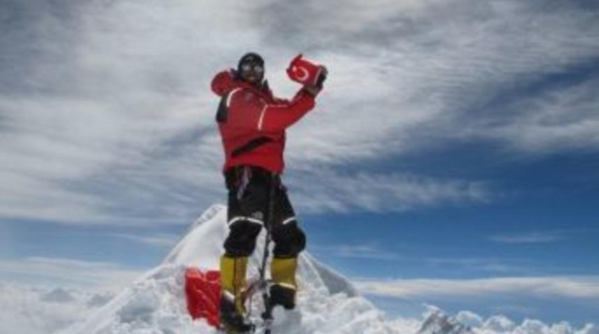 Everest'e &Ccedil;ıkan İlk T&uuml;rk Dağcılardan Biri Olan Tun&ccedil; Fındık: