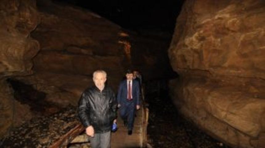 Vali &Ouml;z &Ccedil;al Mağarası&rsquo;nı Gezdi