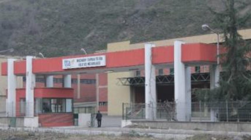 Tekel Binası Adeta Kaderine Terkedildi