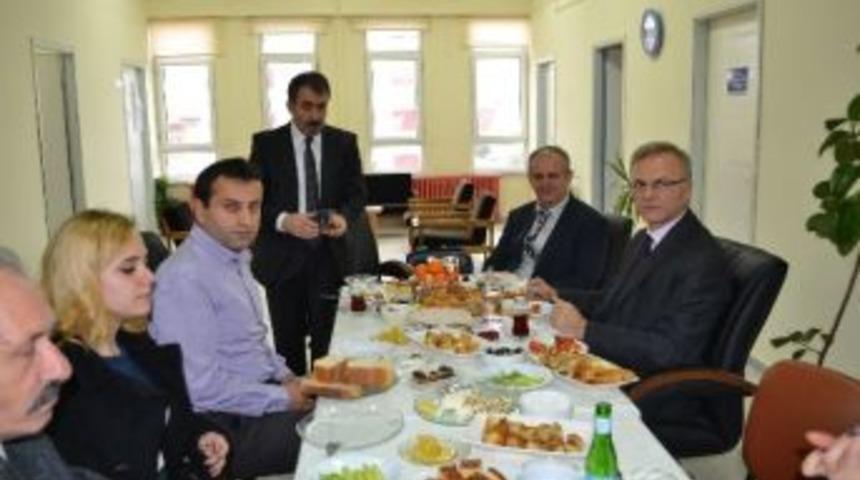 &Ccedil;emyo, Basın Mensuplarını Kahvaltıda Ağırladı