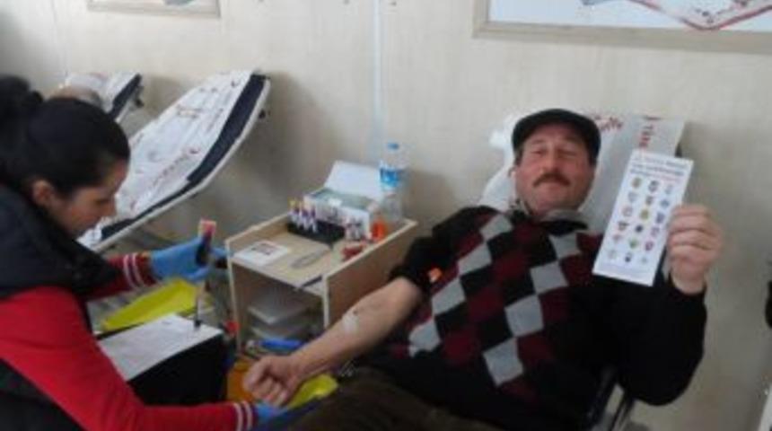 Kan Bağışı Tırı Alaplı'ya geldi