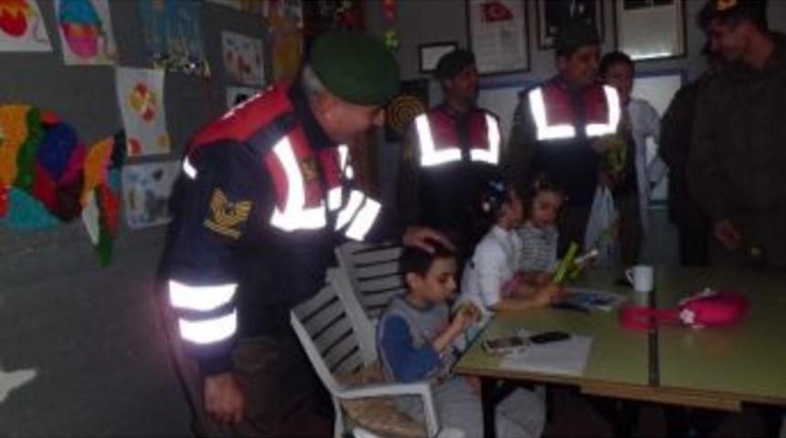 Jandarma&rsquo;dan Engelli &Ouml;ğrencilere Ziyaret